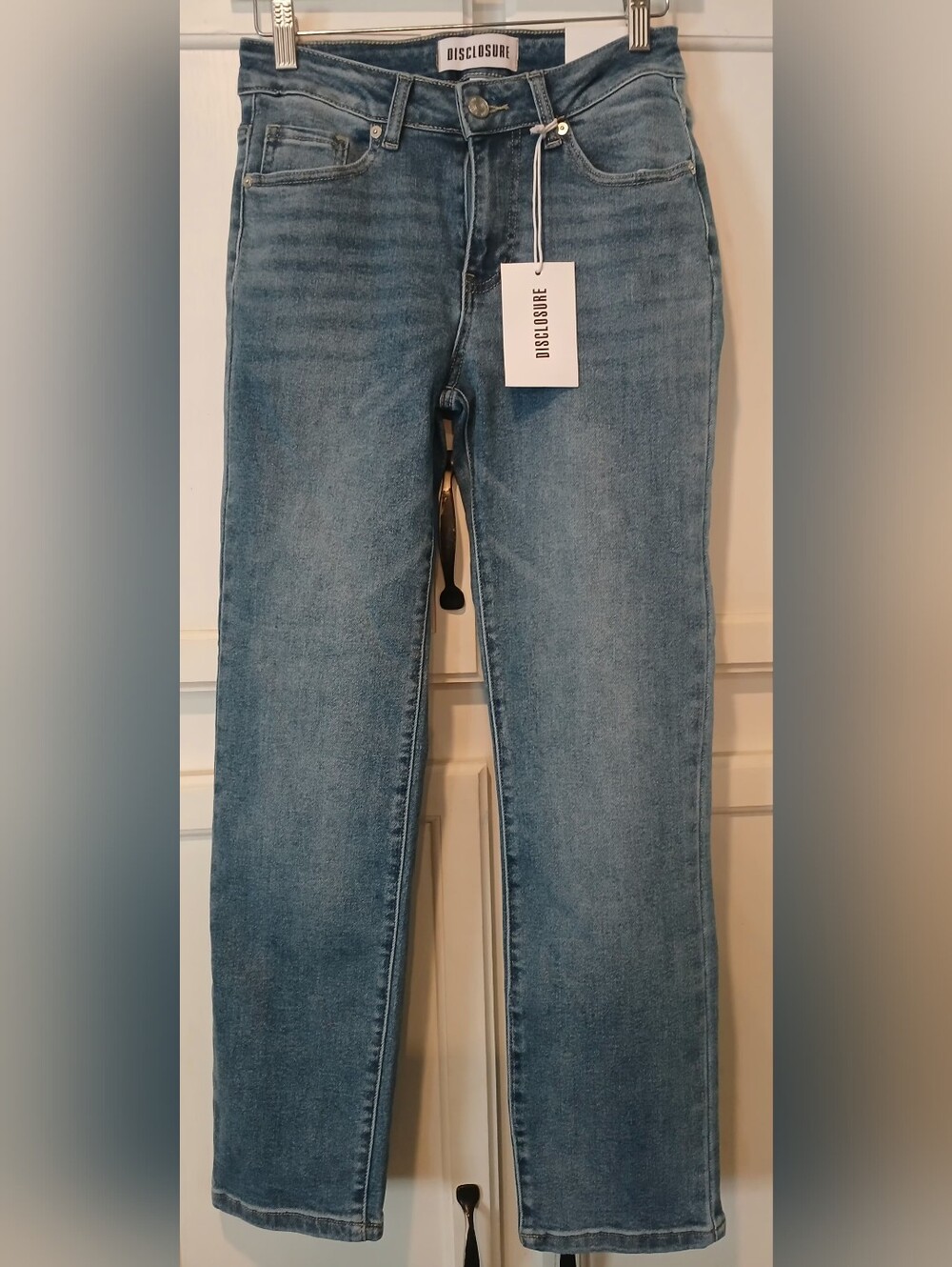 NWT - Disclosure Slim Straight Leg Medium Wash Jeans Size 5/27 (Junior)